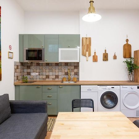 Industrial Style Appartment With Ac Steps To Gozsdu Βουδαπέστη Εξωτερικό φωτογραφία