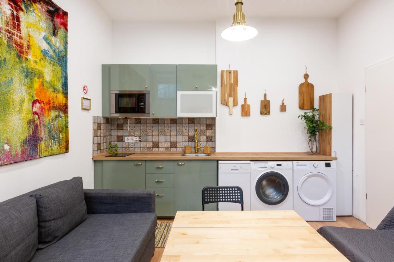 Industrial Style Appartment With Ac Steps To Gozsdu Βουδαπέστη Εξωτερικό φωτογραφία