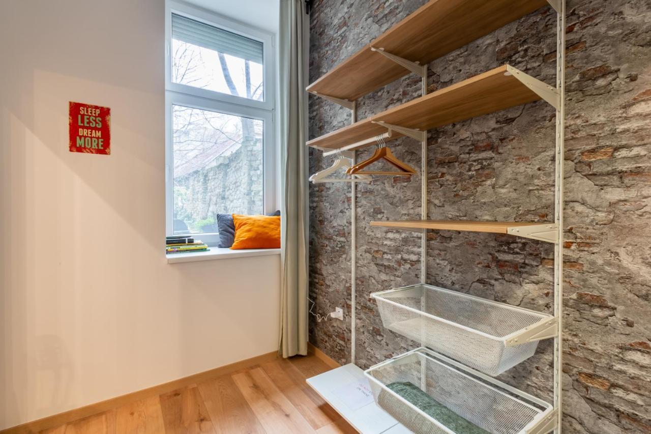 Industrial Style Appartment With Ac Steps To Gozsdu Βουδαπέστη Εξωτερικό φωτογραφία