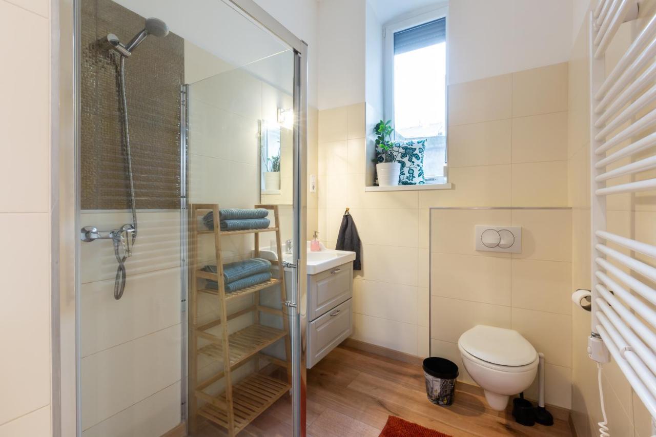 Industrial Style Appartment With Ac Steps To Gozsdu Βουδαπέστη Εξωτερικό φωτογραφία