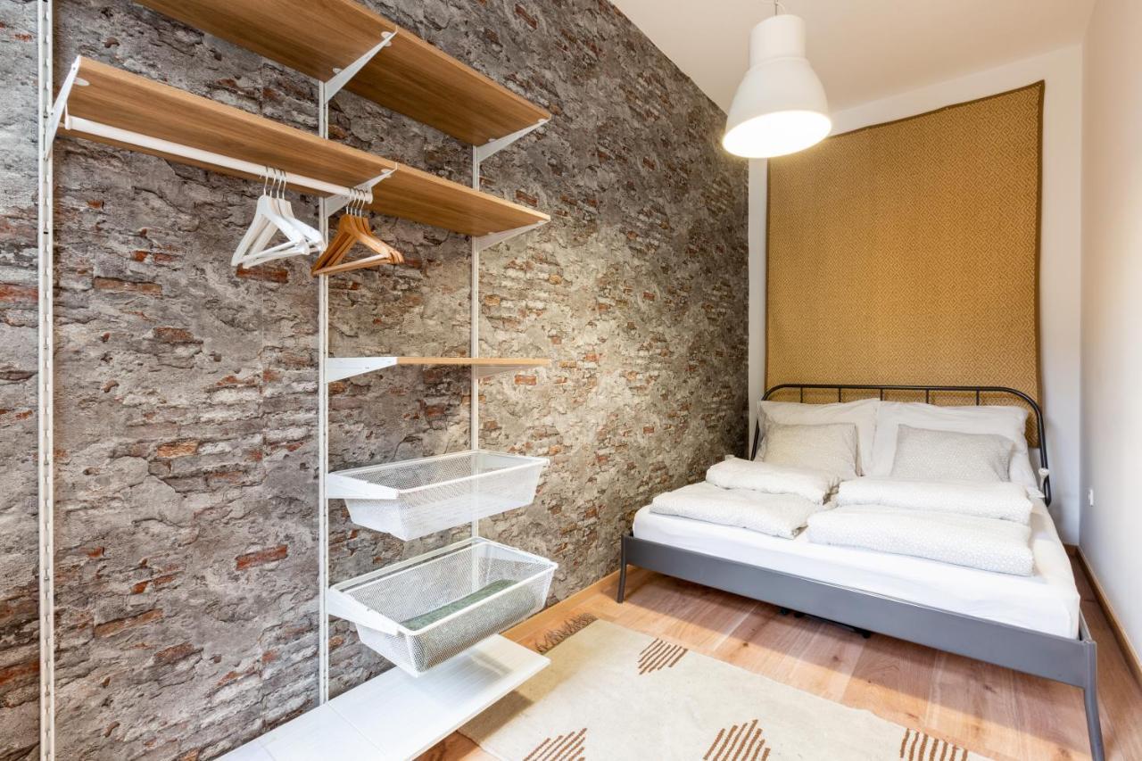 Industrial Style Appartment With Ac Steps To Gozsdu Βουδαπέστη Εξωτερικό φωτογραφία